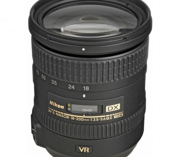 AF-S DX NIKKOR 18-200mm f/3.5-5.6G ED VR II