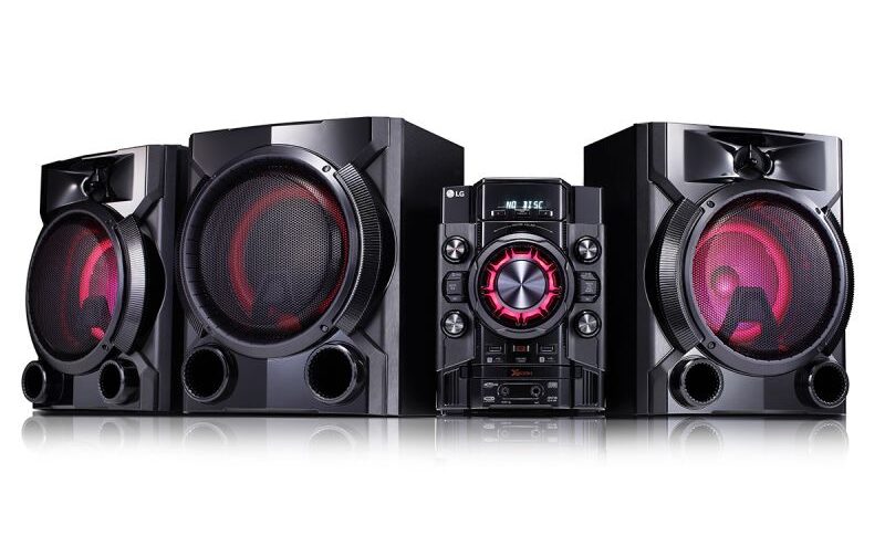 LG CM5760 1100W Hi-Fi System with Bluetooth® Connectivity