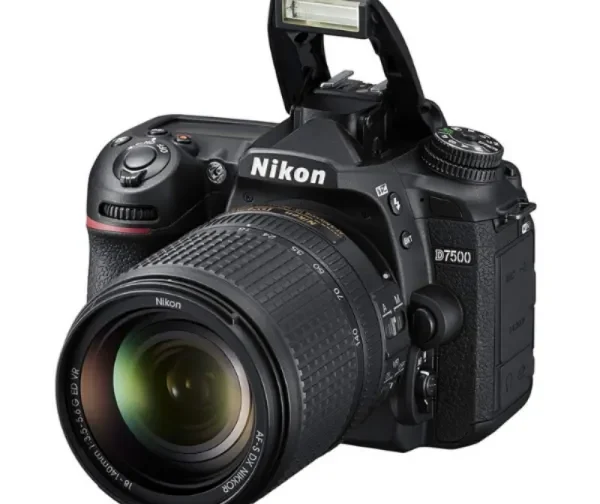 Nikon D7500 DSLR Camera with 18-140mm Lens